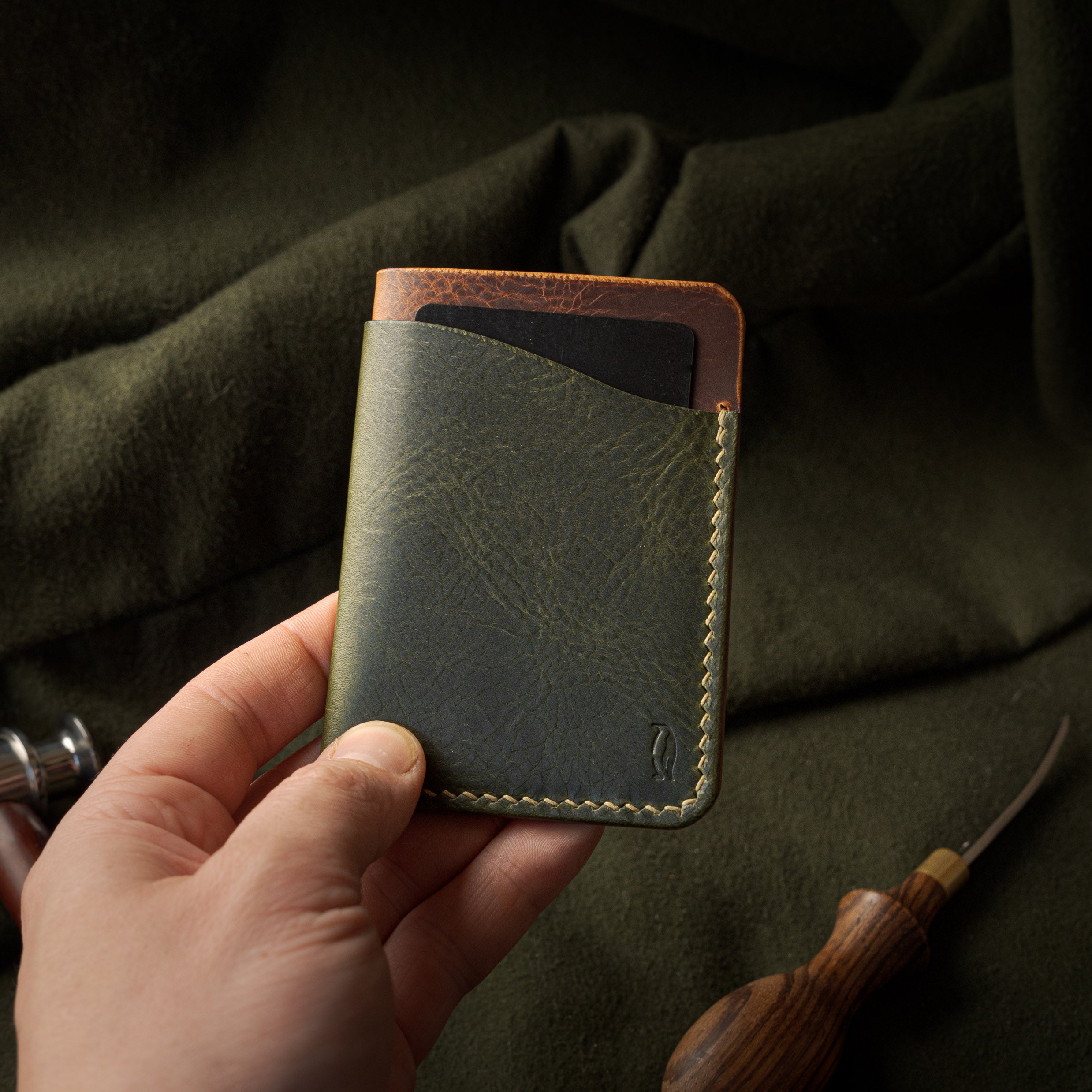 Porte-cartes Iceberg - Vert olive & Cognac