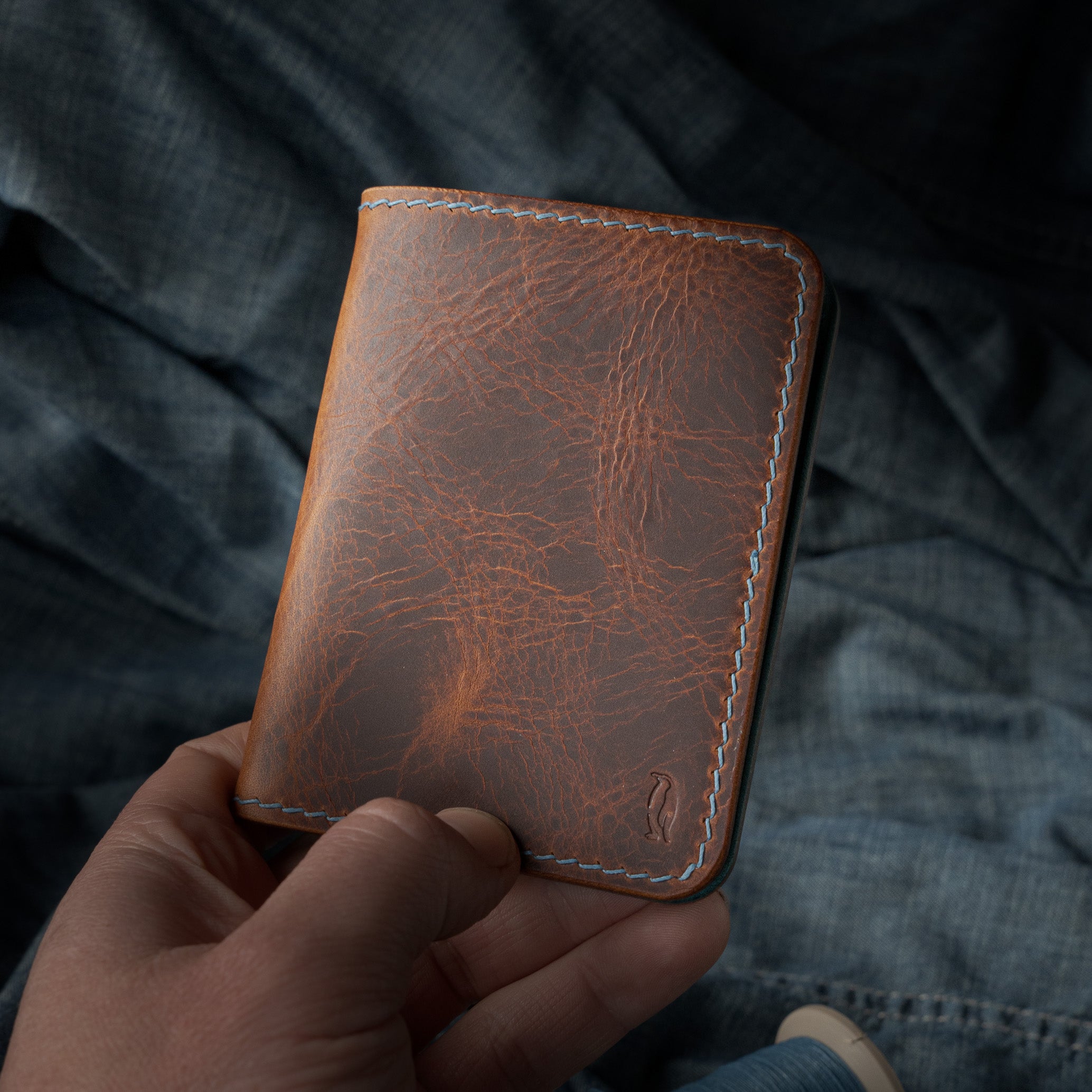 Banqise Wallet - Cognac Wax & Marine Pueblo