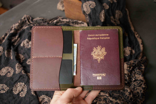 Porte-Passeport - Noix et Olive