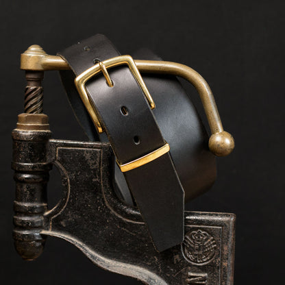 Ceinture 40mm en cuir de taureau Français, boucle et passant en laiton massif