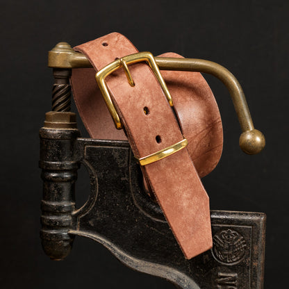 Ceinture 40mm en cuir de taureau Français, boucle et passant en laiton massif