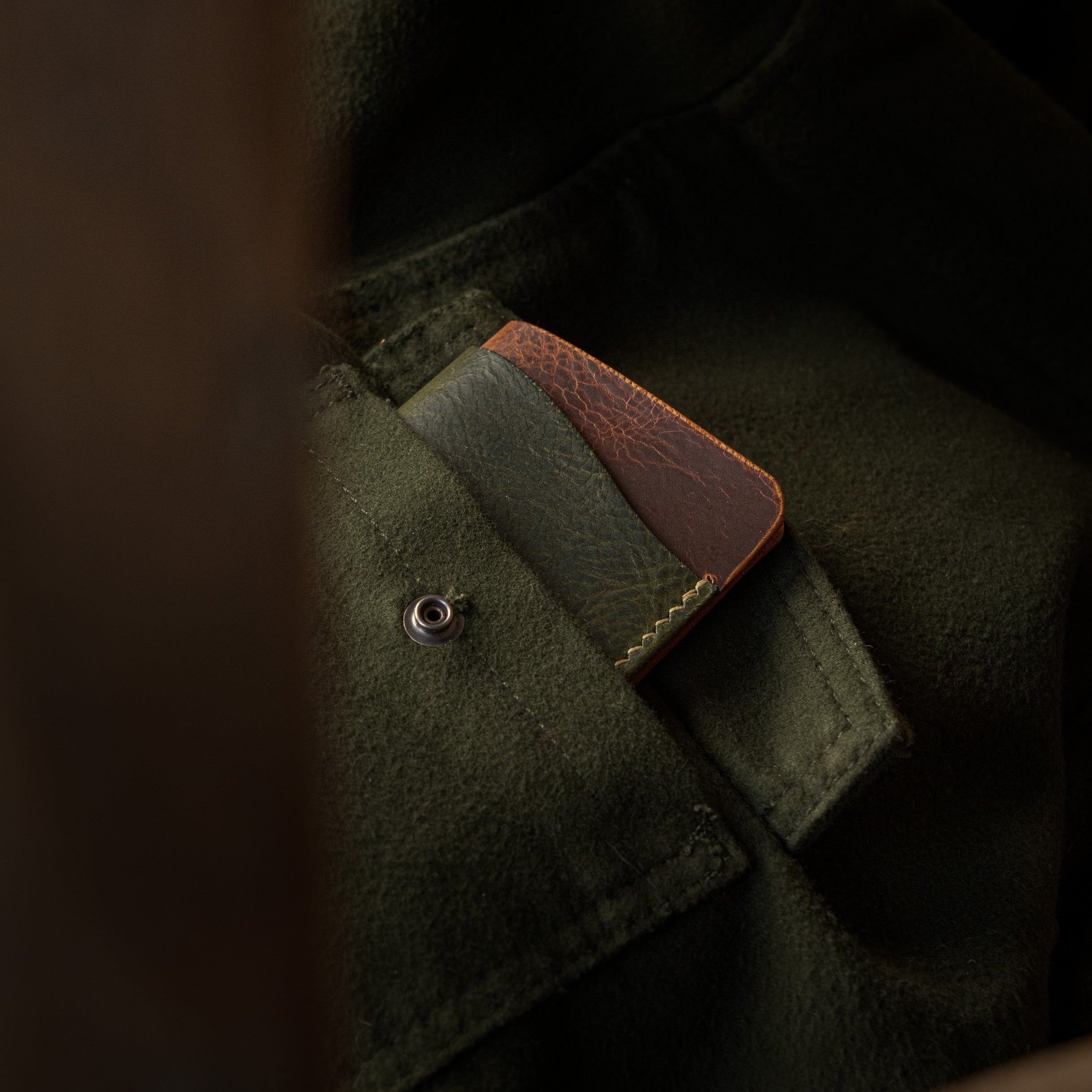 Porte-cartes Iceberg - Vert olive & Cognac