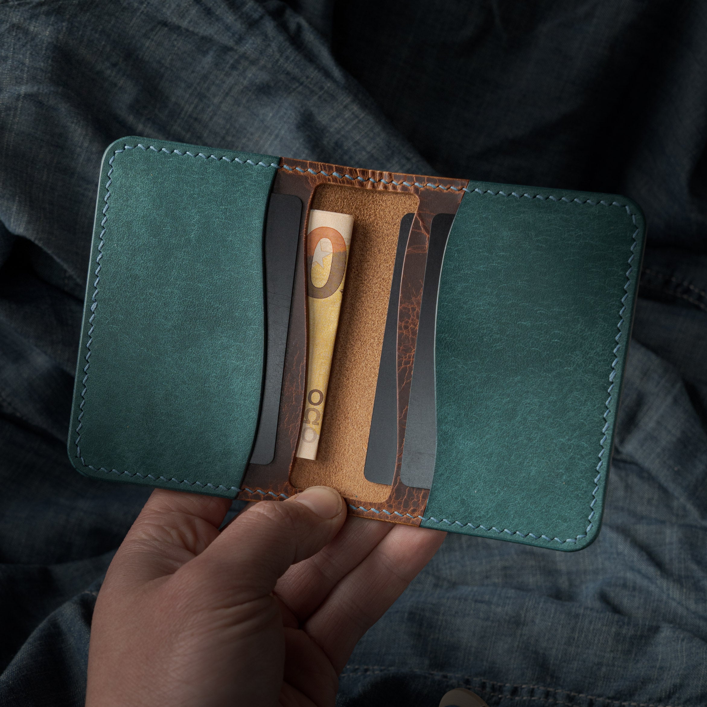 Banqise Wallet - Cognac Wax & Marine Pueblo