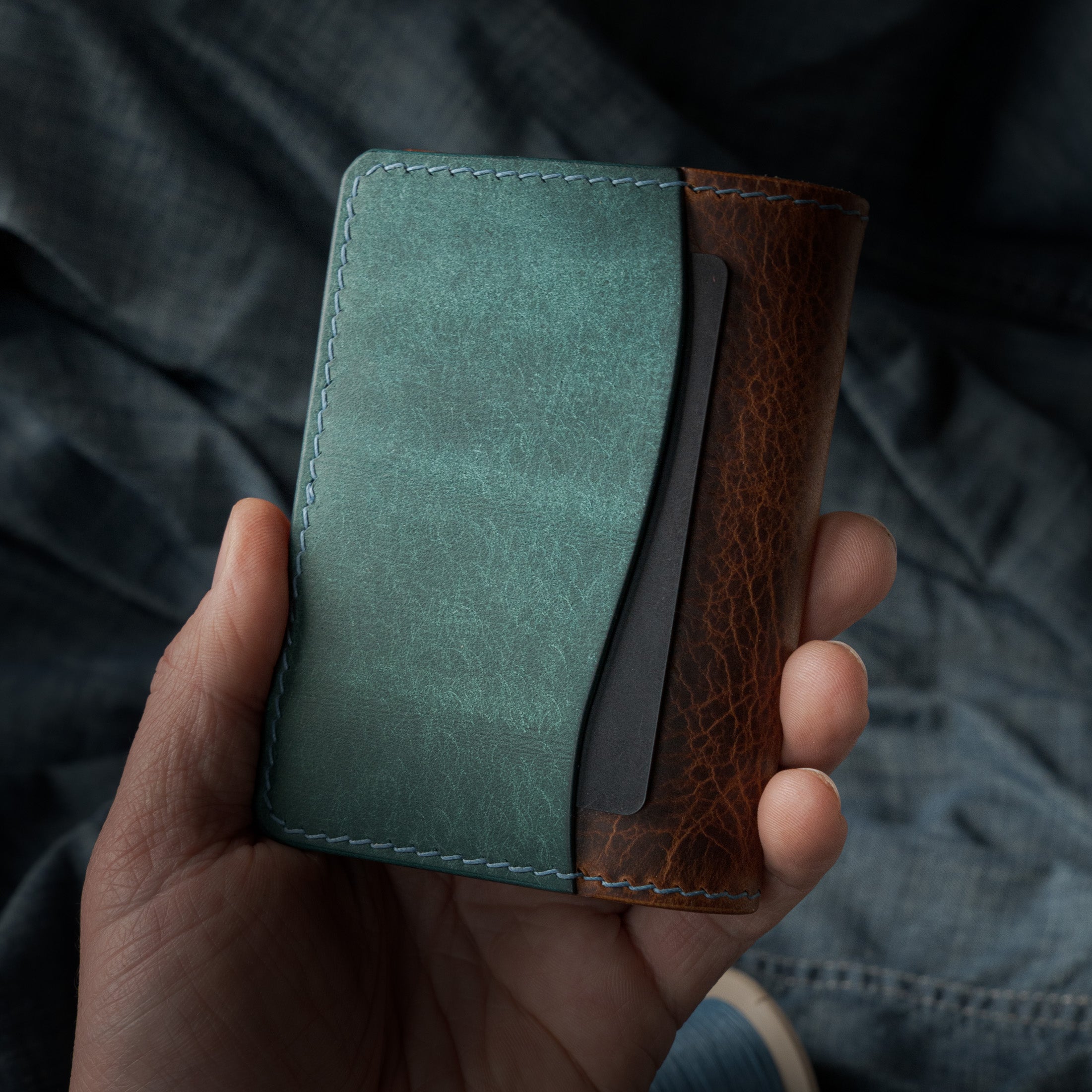 Banqise Wallet - Cognac Wax & Marine Pueblo
