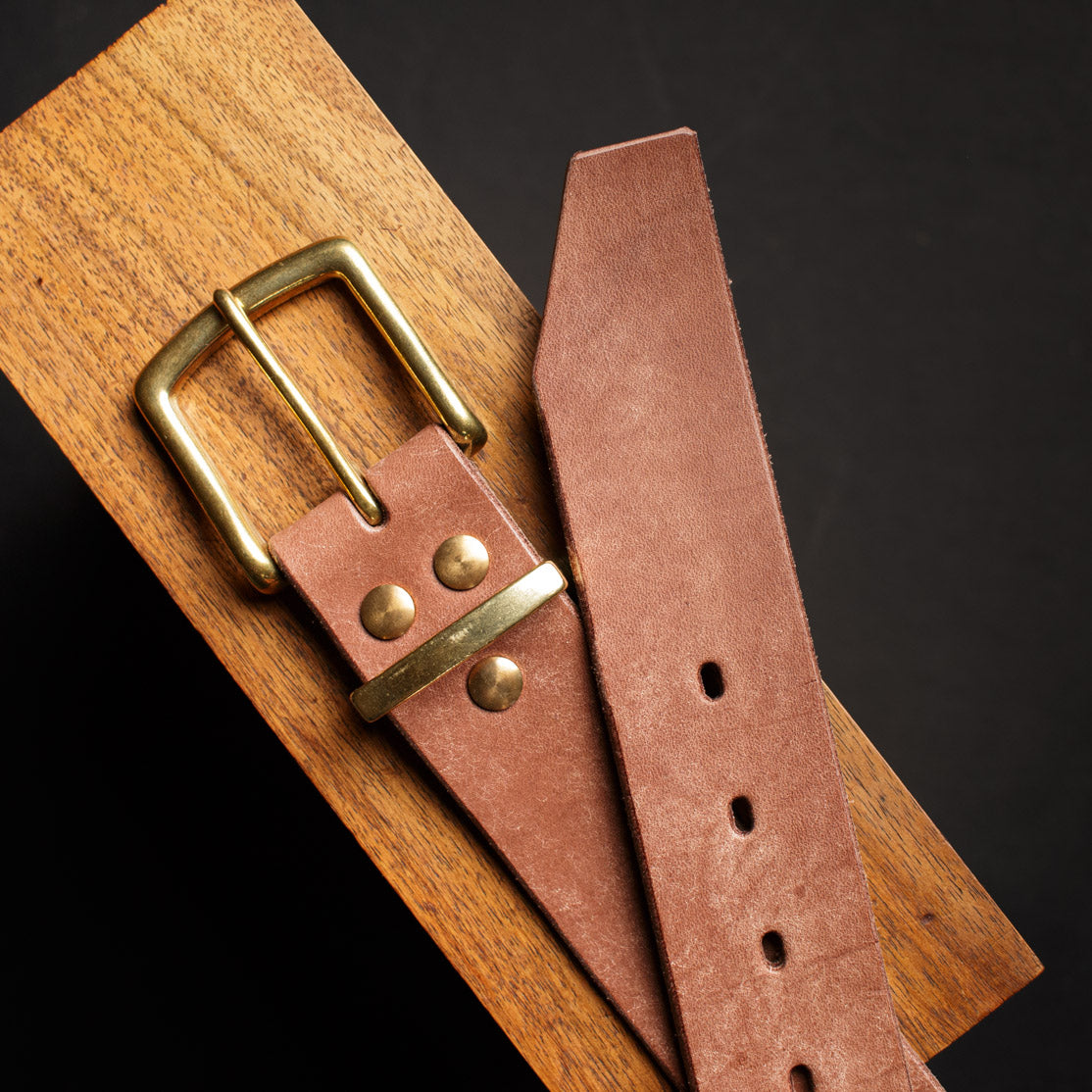 Ceinture 40mm en cuir de taureau Français, boucle et passant en laiton massif