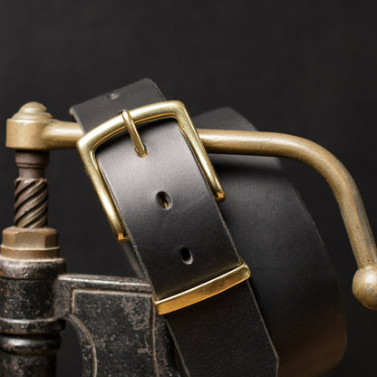 Ceinture 40mm en cuir de taureau Français, boucle et passant en laiton massif